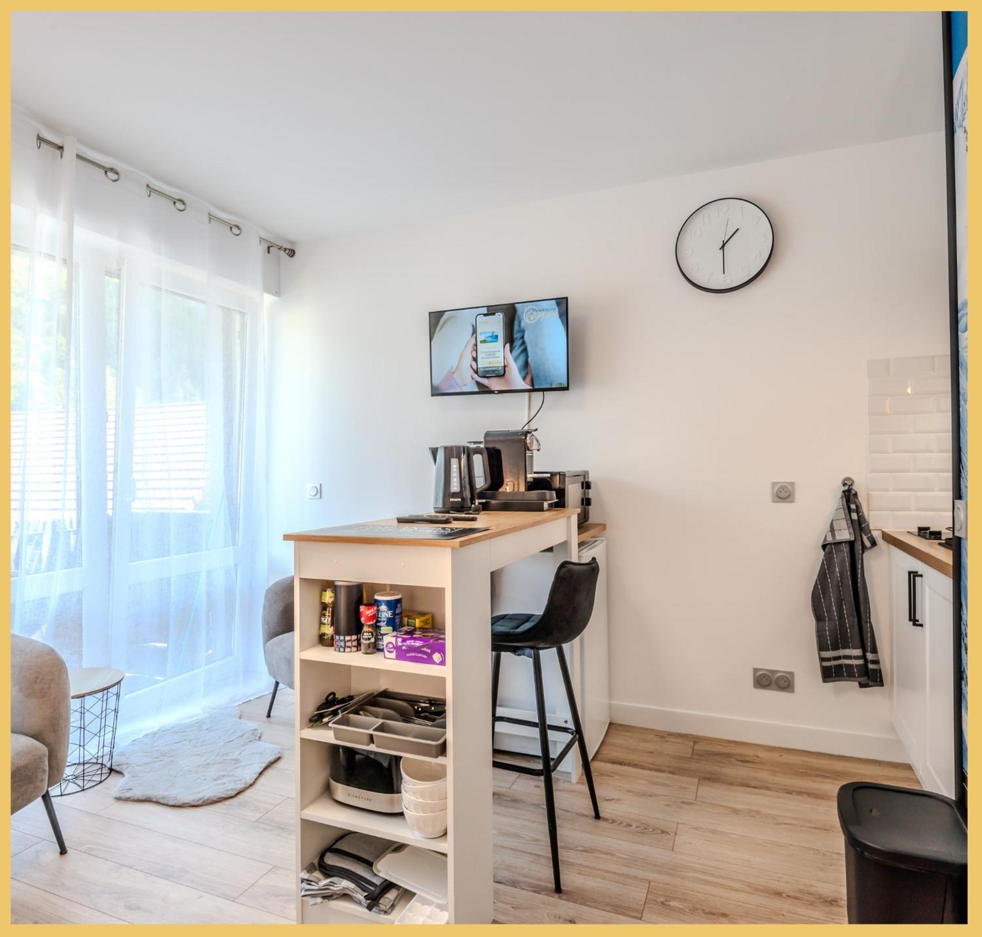 Chez Max I Studio I Клюз Экстерьер фото